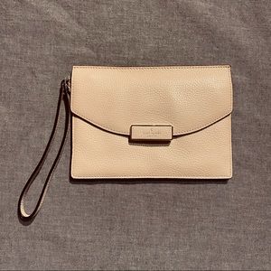 Kate Spade ♠️ Light Pink Wristlet